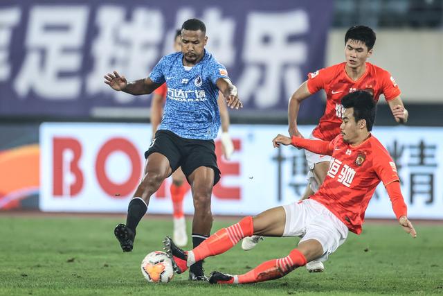 跳水世界杯总决赛：中国队首日包揽五金
